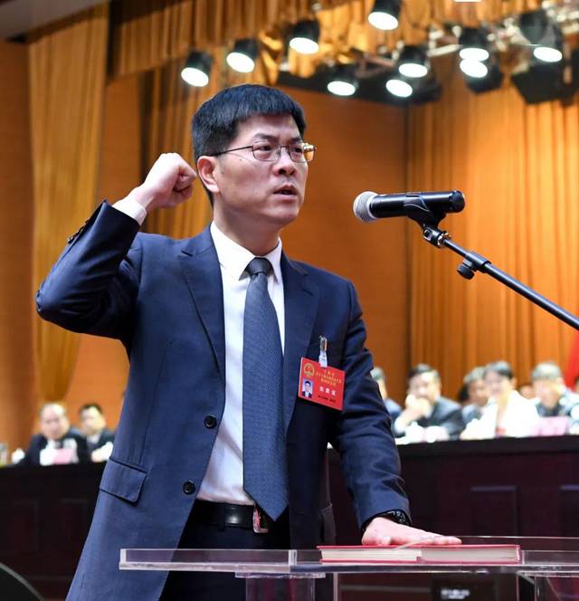 滕安达当选宁海县人民政府县长