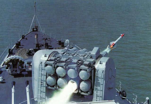 点防空反导系统海红旗7和近距离拦截能力十分有限的4座37毫米双管火炮