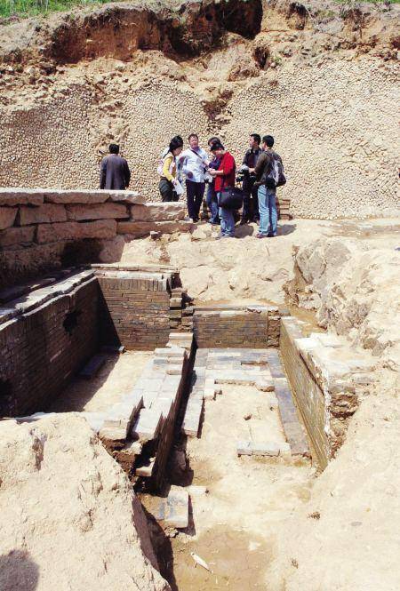 史书记载邙山埋着一座汉陵,考古队挖了2个月,专家:简直胡说_手机搜狐
