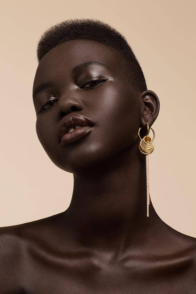 10种非洲深色皮肤模特的惊人照片