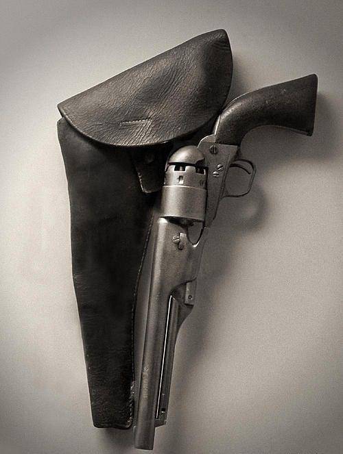 著名枪械——柯尔特m1860陆军型转轮手枪的优缺点,以及先进之处
