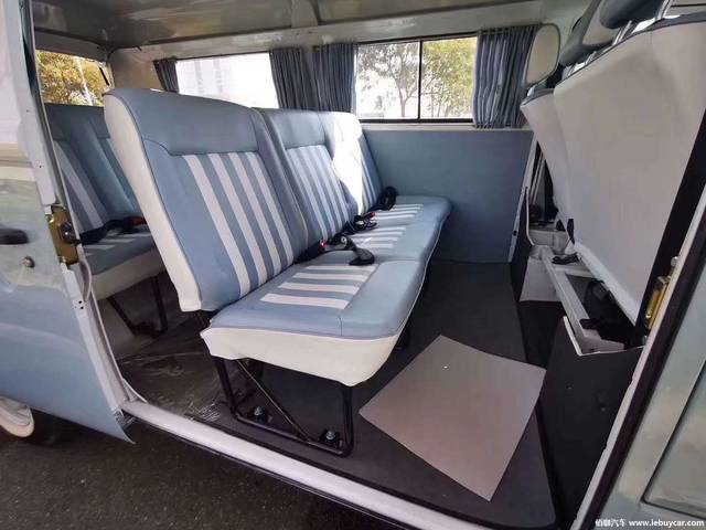 国内少见的复古巴士大众t2限量版实拍333布局四速手动变速箱