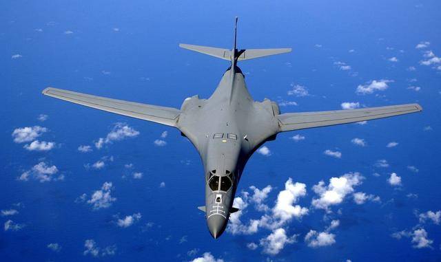 图为美国b-1b战略轰炸机