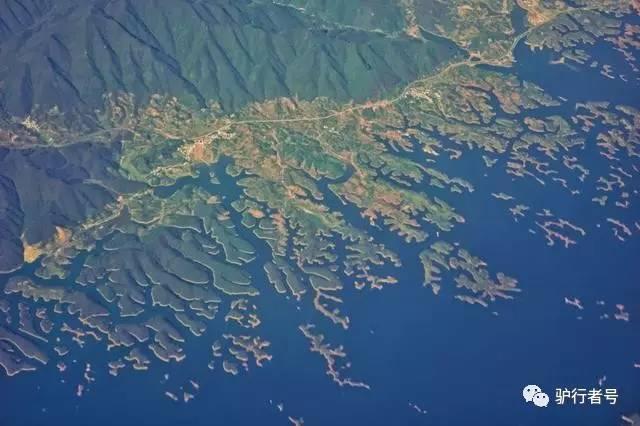 当千岛湖的水位高度达到最大的108米时,这些低山便露出成岛,面积超过