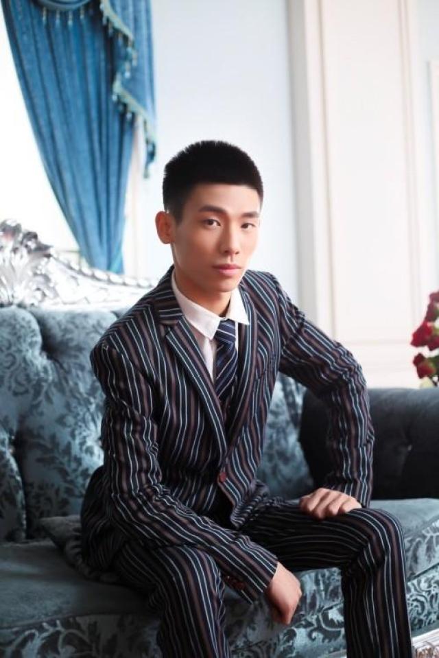 旭旭宝宝直播过程中最尴尬瞬间 老子卖艺不卖身