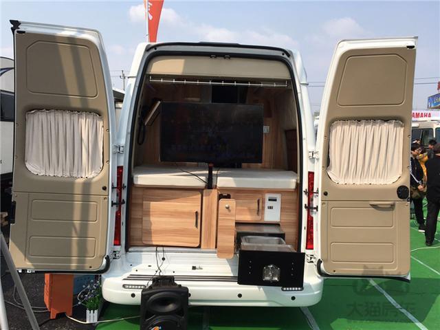 狮子下山—江铃福特全顺改装"逸途"商旅b级房车