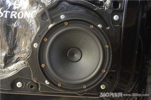 强力释放音乐热情 大众途锐改装意大利诗芬尼音响