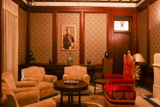 伪满皇宫是困住溥仪的牢笼还是解放的前提