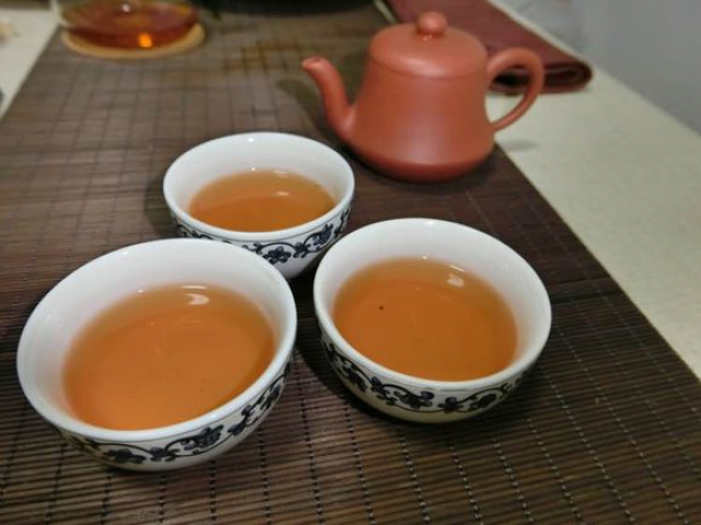 冲茶的水温(水温多少度泡茶最好)