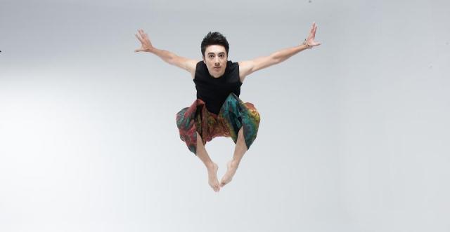 source: source: source: 班杰的父亲是台湾人,母亲则是英国,美国