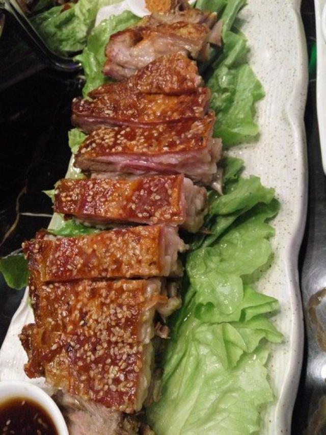 大漠烤羊排:128元.