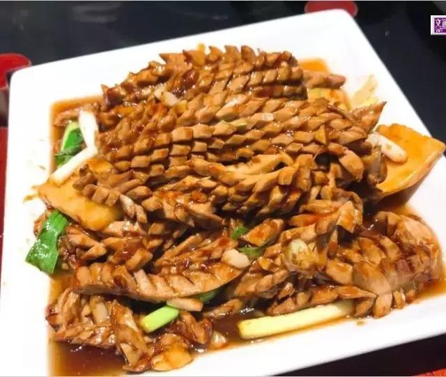 推荐 : 黄豆排骨,切开的狮子头,爆炒腰花,风味茄子,川椒凤爪,挂蛋炸