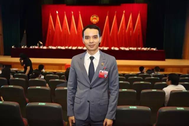 周伟标,周伟彪_大山谷图库