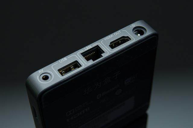 网络接口又称以太网接口,类型有rj-45,rj-11接口,sc光纤接口,fddi接口