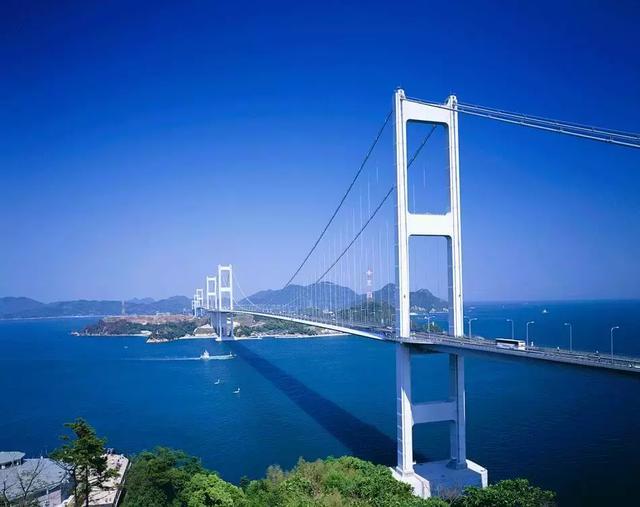 在日本的濑户内海地区,来一场穿越次元壁的旅程吧