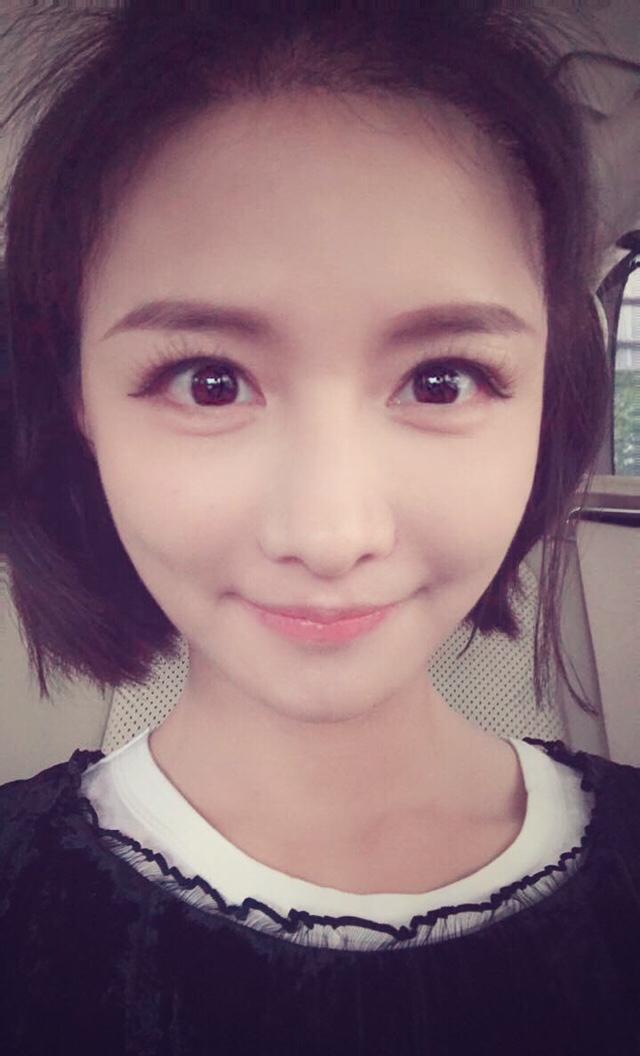 好了,不跟大家开玩笑了,这是miss大小姐四个自媒体号发的一系列照片