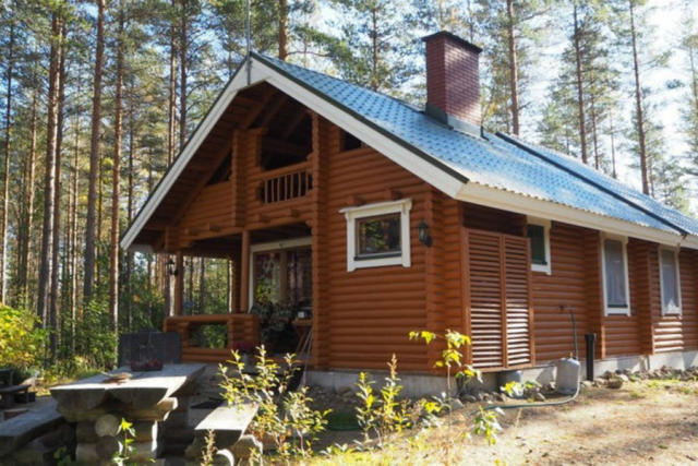 传统的芬兰小木屋