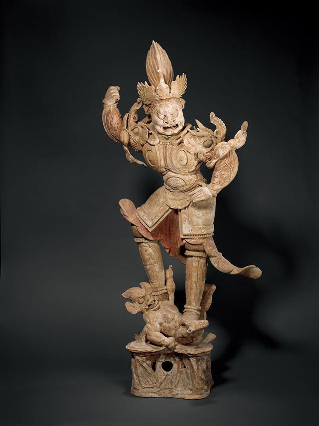 唐开元二年彩绘陶天王俑 高一三三厘米宽五五厘米 故宫博物院藏 河南