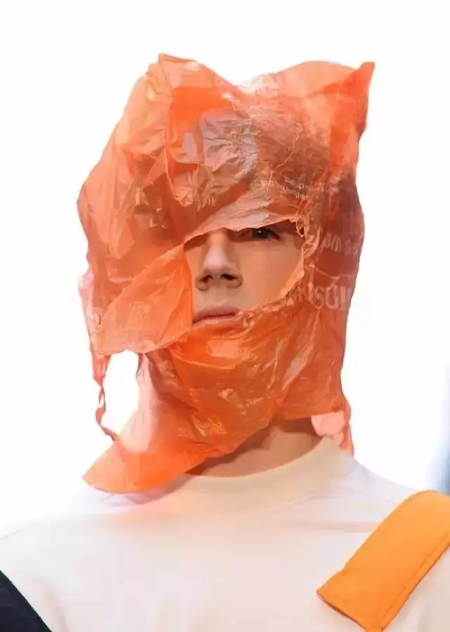 有了这股风,怕是以后买个垃圾袋都要考虑百不百搭了