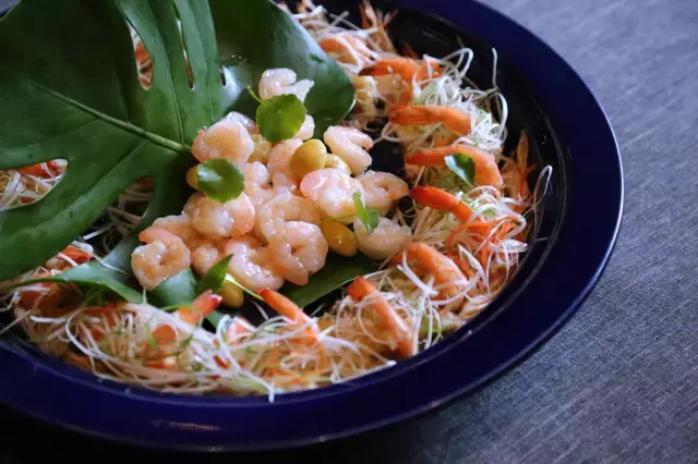 开片双色虾 stir-fried shrimp and sautéed shrimp with garlic