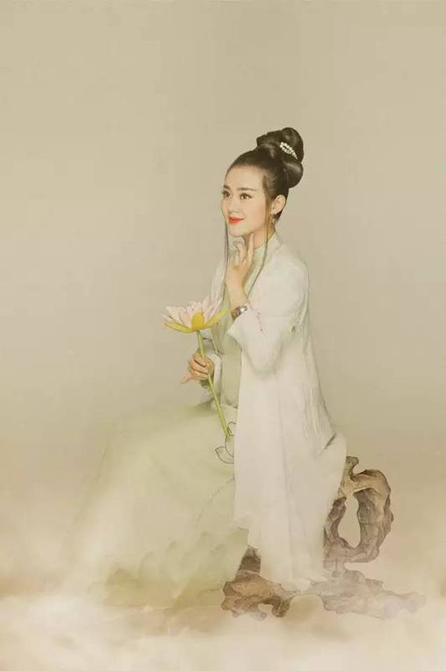 徐晶晶《青衣》(孙红莺,陈道斌词,吴小平曲)