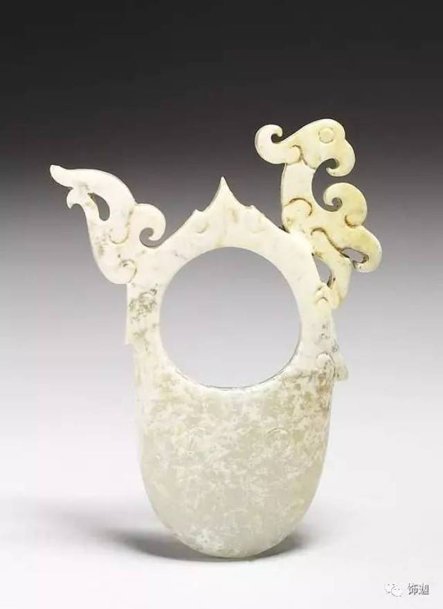 历代的韘器与韘珮,皆我中华弥足珍贵的文化遗产,不仅为玉韘