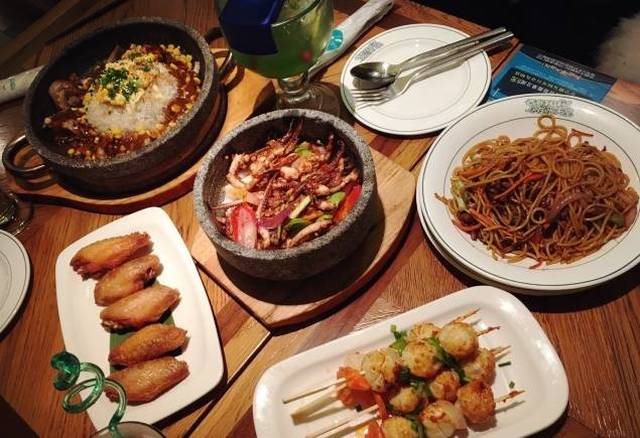 店内空间大,用餐环境舒适,装修偏美式田园,名字是西餐厅,中餐也有提供