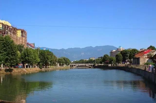 有专家表示,因为"柴桑"代表着九江县的古名或文化名,既有文化内涵,又