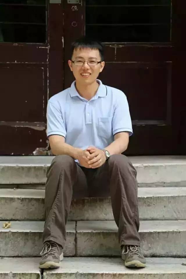 南京大学教授 郑鹏