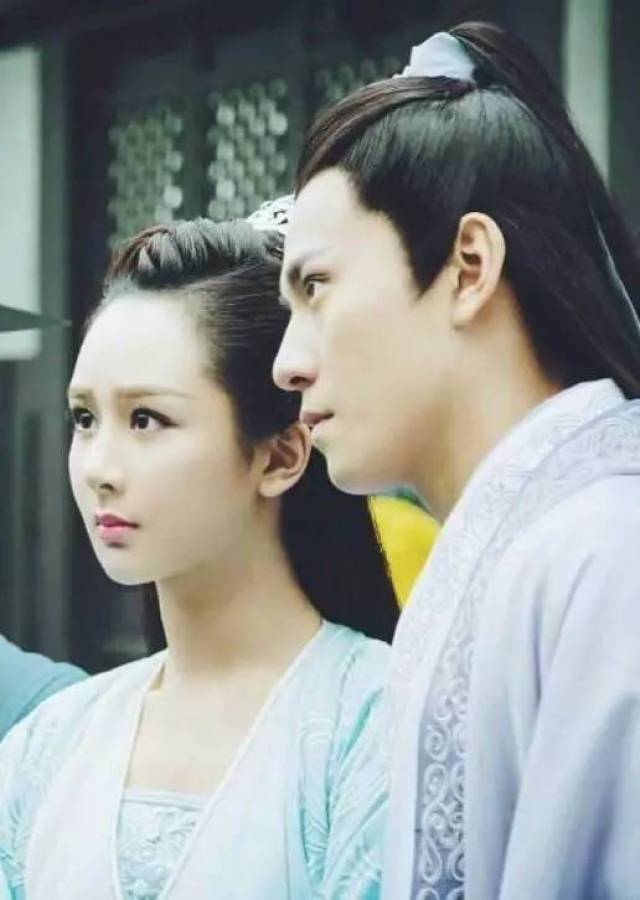 七夕刚过,杨紫秦俊杰就被曝当众亲吻撒狗粮!