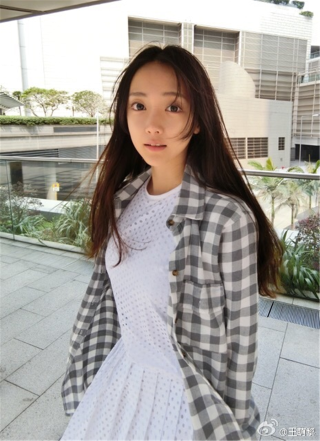 王萌黎专访:灿若玫瑰,亮如皎月