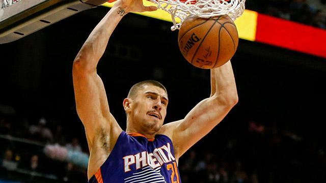 阿莱克斯-莱恩签下1年合同