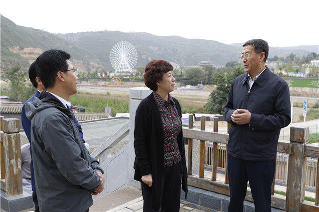 9月26日,甘肃省旅游发展委员会主任何伟一行赴庆阳市调研旅游工作并 