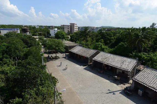 海口市有4个,分别是 琼山区大坡镇, 龙华区新坡镇斌腾村, 秀英区永兴