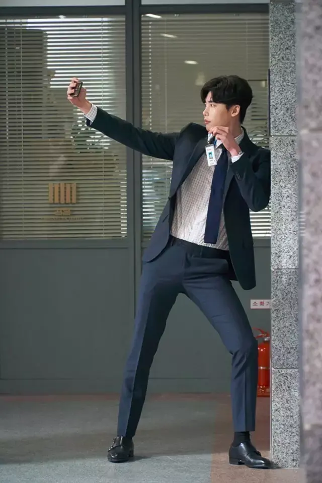 当你沉睡时,请让我亲你