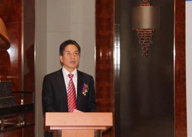 杭州市下城区人民政府副区长包晓东介绍了合作项目的情况.