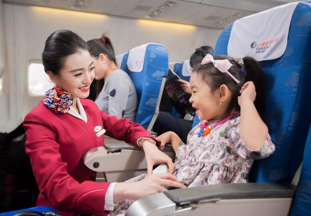 (美貌与爱心并存) ▼在旅客眼中的空乘是这样的