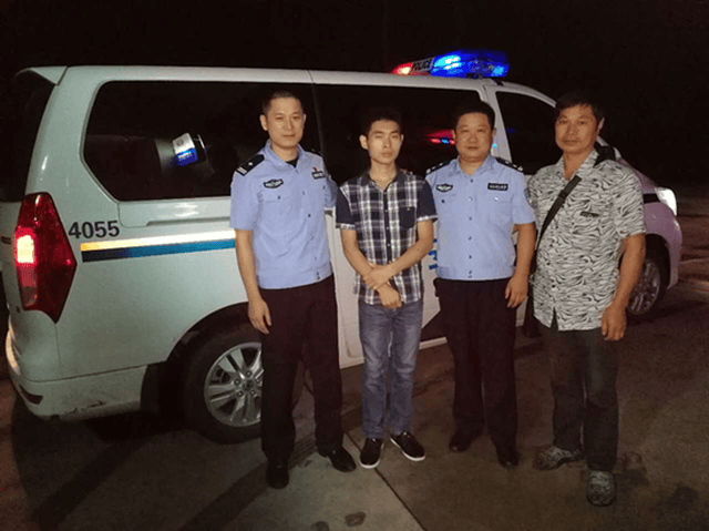 黄龙扫邪恶,辗转千里寻乡亲_CCTV证券资讯频