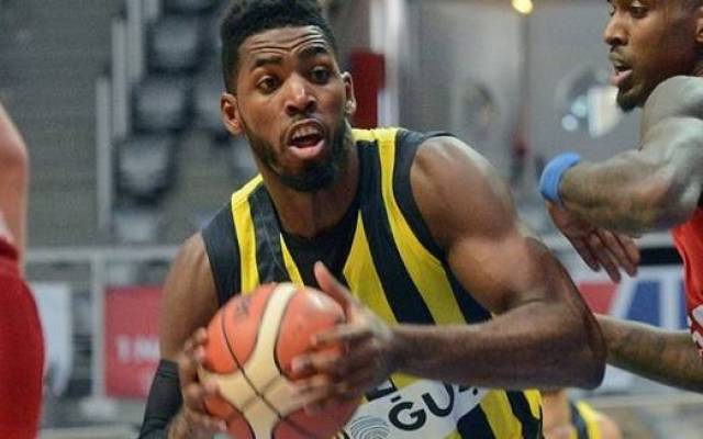 同时签下意大利大前尼科洛·梅利 继续增强内线实力