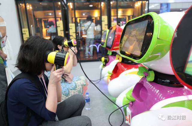 打球,跳舞,下棋……一大波机器人在佛山玩嗨了!快来围观