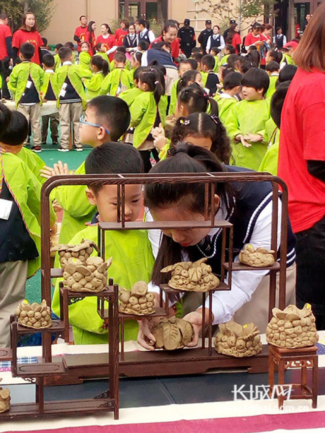 定瓷非遺進校園 千名幼兒開展陶藝大賽-新聞頻道-手機搜狐