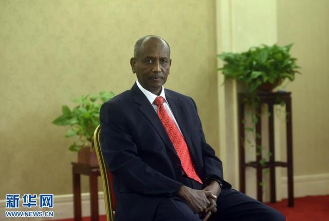 这是阿拉伯文专家叶海亚在北京接受采访(10月15日摄).