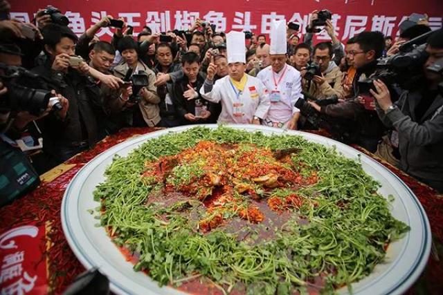 衡东土菜新塘削骨肉等菜品中,则要求使用的辣椒为衡东三樟镇产的黄贡