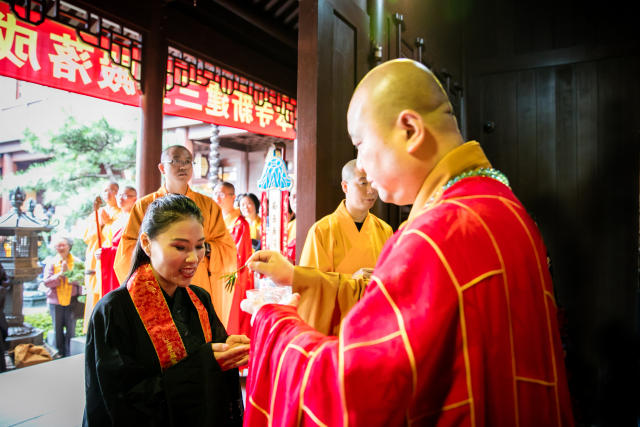 三圣殿落成暨西方三圣佛像开光法会,过目即沾法喜