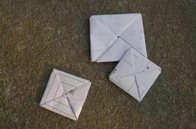 我最帅 拍洋画啊,可喜欢玩了,还有小人兵.