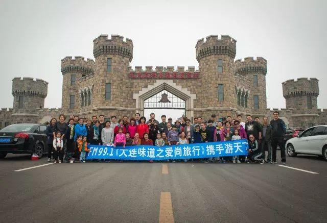 跨过这条笔直的海滨公路 就是咱们这次自驾游的终点——玉兔岛啦