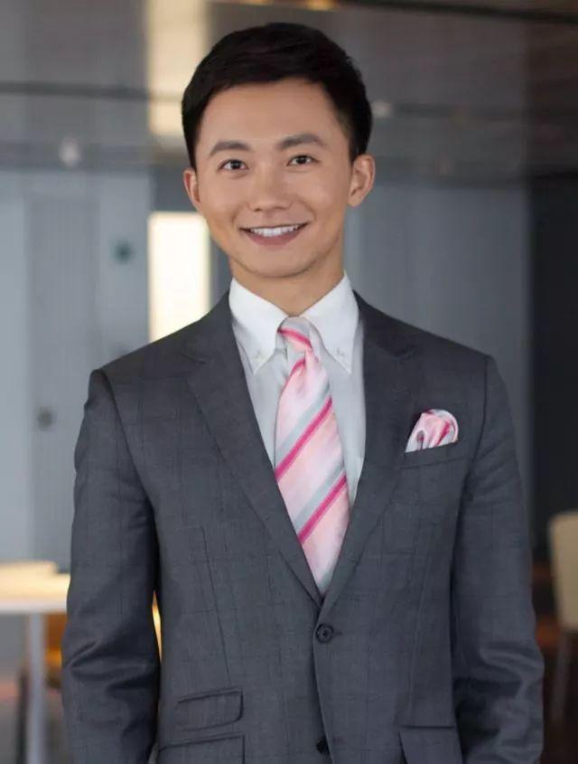 钟石( 昵称:石头哥  微博id:主持人钟石 )