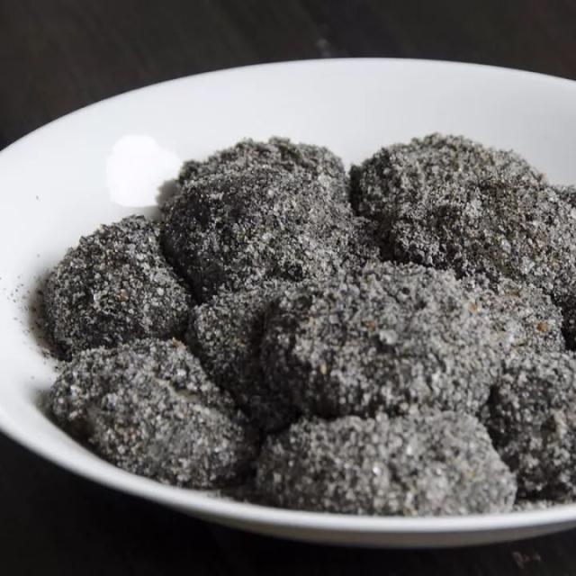 处州白莲为浙江省著名特产,原产丽水,故处州而得名,其粒大饱满,洁白