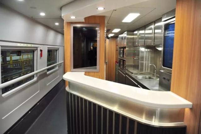 最高运行速度为每小时250公里 值得一提的是 crh3a型动车组 专门为西