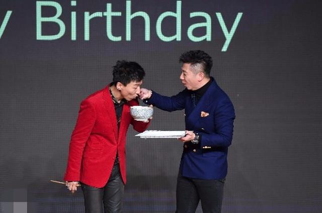 陈羽凡复出开个唱被指食言,网友:说好的无限期退出娱乐圈呢?